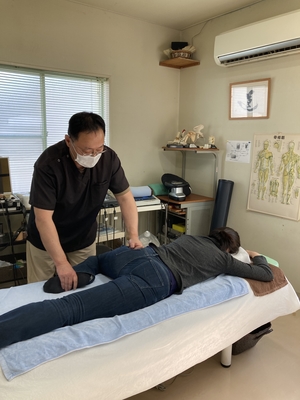 筋膜リリース療法+トリガーポイント療法+AKA療法（関節運動学的アプローチ）＋超音波療法